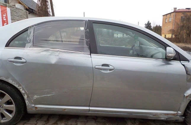 Toyota Avensis cena 10900 przebieg: 173307, rok produkcji 2009 z Baranów Sandomierski małe 379